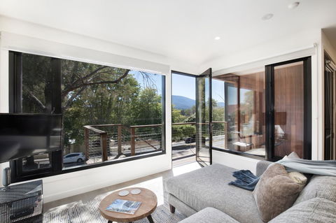 Brooklands Apartments - Sunshine Coast Tourism 0