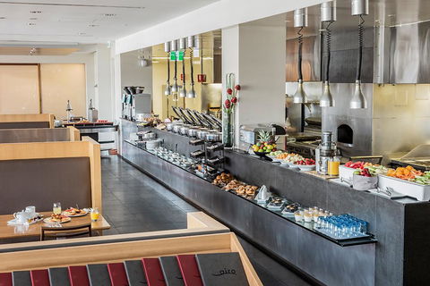 PARKROYAL Melbourne Airport - Sunshine Coast Tourism 7