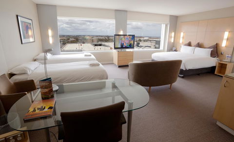 PARKROYAL Melbourne Airport - Sunshine Coast Tourism 24