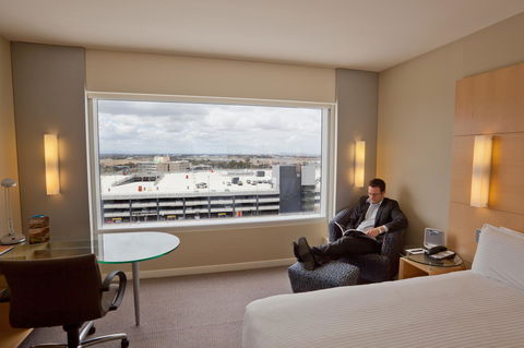 PARKROYAL Melbourne Airport - Sunshine Coast Tourism 17