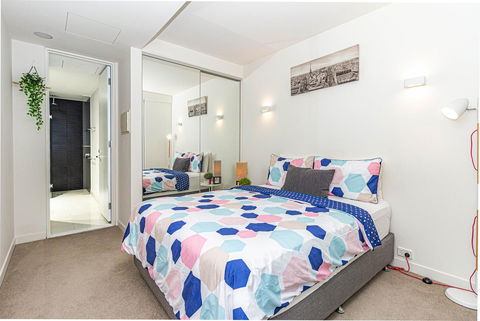 Stay Like Home - Sunshine Coast Tourism 2