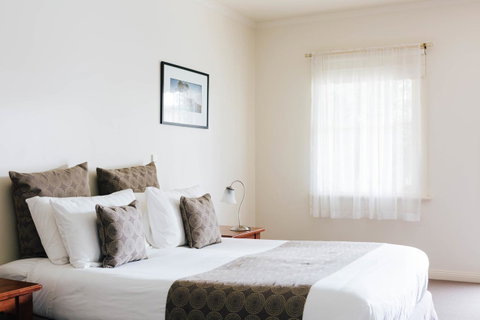 Dunkeld Studio Accommodation - Sunshine Coast Tourism 6