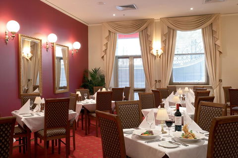 Grand Hotel Melbourne - Sunshine Coast Tourism 23
