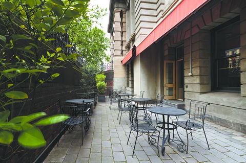 Grand Hotel Melbourne - Sunshine Coast Tourism 21
