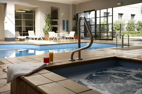 Grand Hotel Melbourne - Sunshine Coast Tourism 5