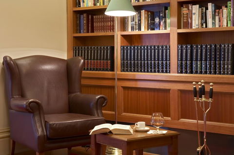 Grand Hotel Melbourne - Sunshine Coast Tourism 9