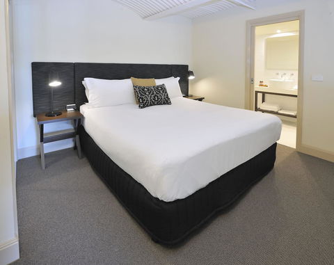 Grand Hotel Melbourne - Sunshine Coast Tourism 2