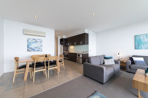 The Dolphin Apartments - Sunshine Coast Tourism 21