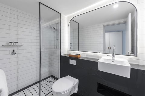 The Savoy Hotel On Little Collins Melbourne - Sunshine Coast Tourism 14