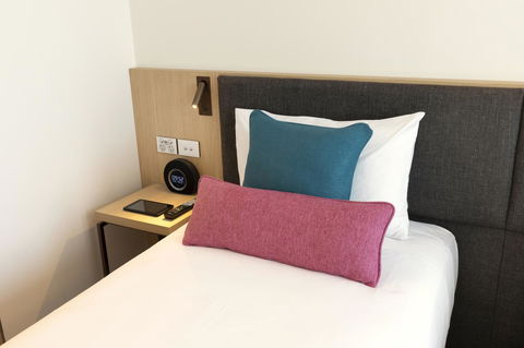 Ibis Melbourne Central - Sunshine Coast Tourism 9