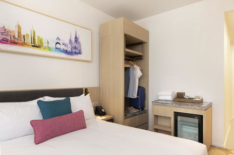 Ibis Melbourne Central - Sunshine Coast Tourism 25