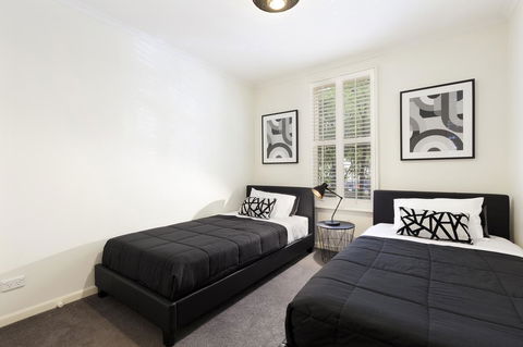 Melbourne Luxury Paradise - Sunshine Coast Tourism 8