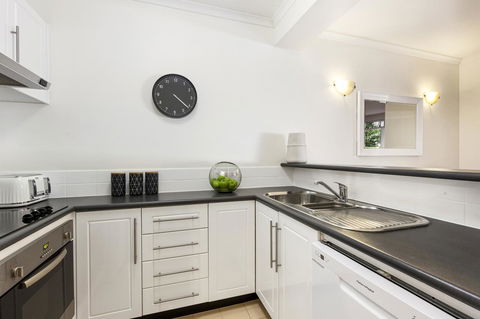 Melbourne Luxury Paradise - Sunshine Coast Tourism 5