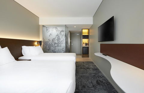 Holiday Inn Express Melbourne Southbank, An IHG Hotel - Sunshine Coast Tourism 19