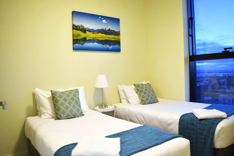Melbourne SkyHigh Apartments - Sunshine Coast Tourism 25