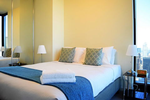 Melbourne SkyHigh Apartments - Sunshine Coast Tourism 24