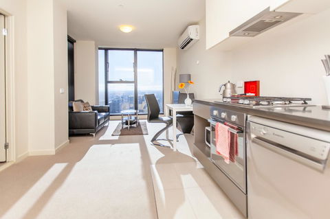 Melbourne SkyHigh Apartments - Sunshine Coast Tourism 2