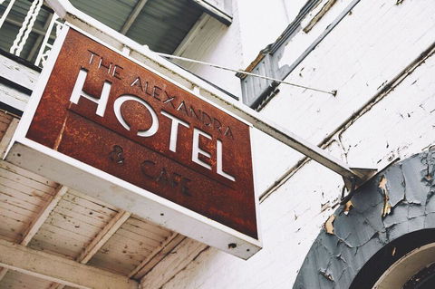 The Alexandra Hotel - Sunshine Coast Tourism 38