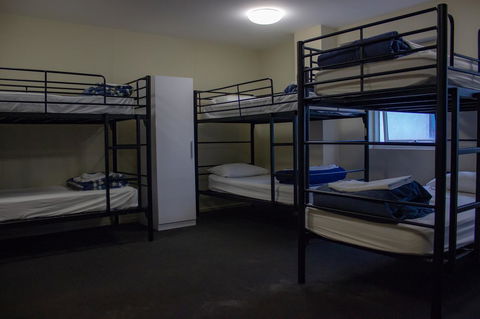 Nomads Melbourne Backpackers - Sunshine Coast Tourism 34
