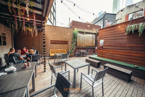 Nomads Melbourne Backpackers - Sunshine Coast Tourism 10