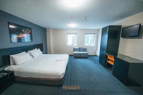 Nomads Melbourne Backpackers - Sunshine Coast Tourism 21