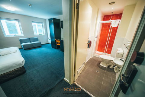 Nomads Melbourne Backpackers - Sunshine Coast Tourism 20