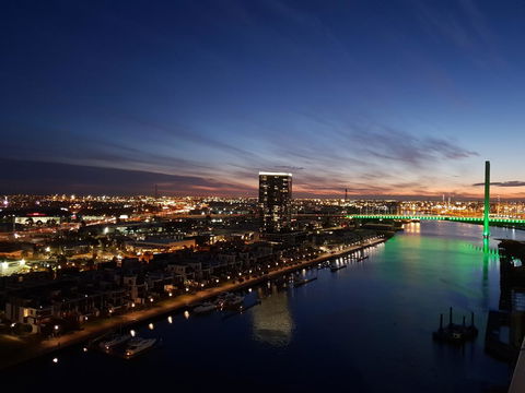 Best Views On Collins - Holiday Sunshine Coast 3