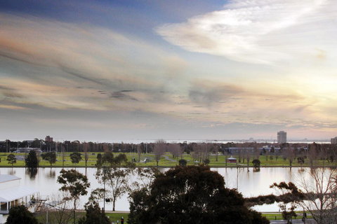 Mercure Melbourne Albert Park - Holiday Sunshine Coast 25