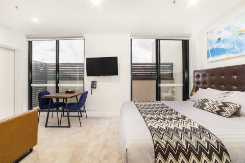 Whitehorse Apartments Hotel - Sunshine Coast Tourism 21