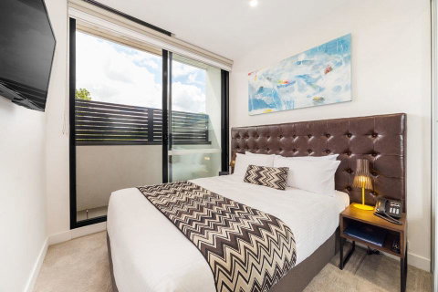 Whitehorse Apartments Hotel - Sunshine Coast Tourism 2