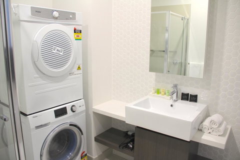 Whitehorse Apartments Hotel - Sunshine Coast Tourism 19