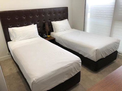 Whitehorse Apartments Hotel - Sunshine Coast Tourism 6
