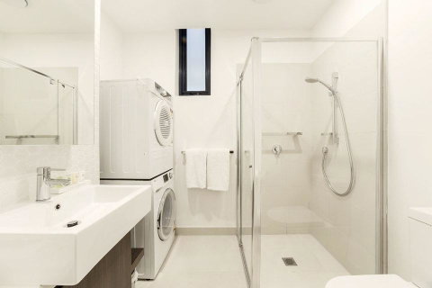 Whitehorse Apartments Hotel - Sunshine Coast Tourism 1