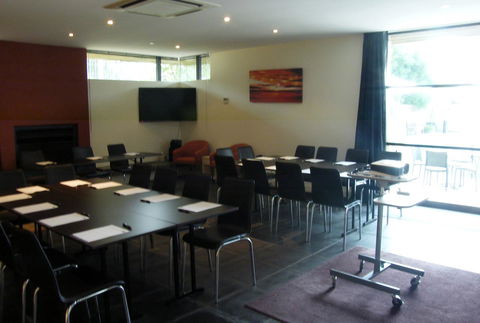Phillip Island Apartments - Sunshine Coast Tourism 16