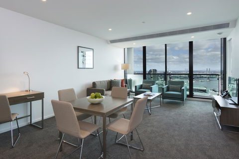 City Tempo - Lonsdale St - Sunshine Coast Tourism 6