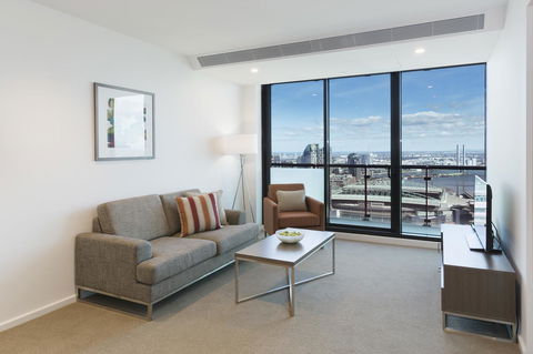 City Tempo - Lonsdale St - Sunshine Coast Tourism 9