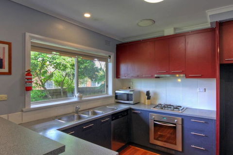 Jacaranda House - Holiday Sunshine Coast 4