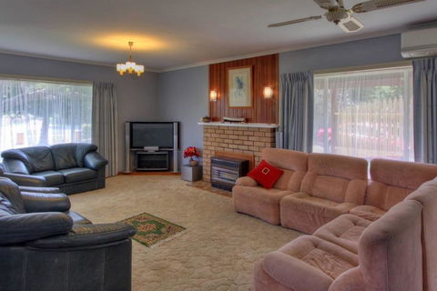 Jacaranda House - Holiday Sunshine Coast 1