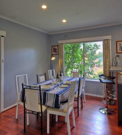 Jacaranda House - Holiday Sunshine Coast 3