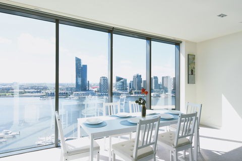 Waterside S Collection - Holiday Sunshine Coast 15