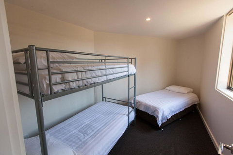 Bay Motel Safety Beach - Sunshine Coast Tourism 24