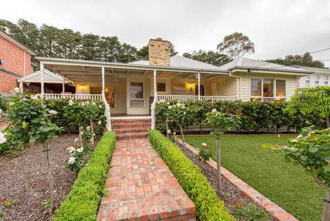 Lovely 5BR Full House In Glen Waverley, Walk To Train, Bus & Shops - Holiday Sunshine Coast 16