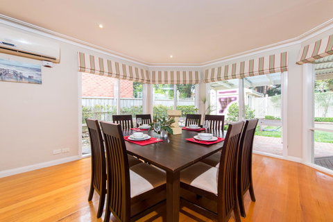 Lovely 5BR Full House In Glen Waverley, Walk To Train, Bus & Shops - Holiday Sunshine Coast 4