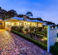 Lovely 5BR full house in Glen Waverley walk to train bus  shops - Holiday Sunshine Coast