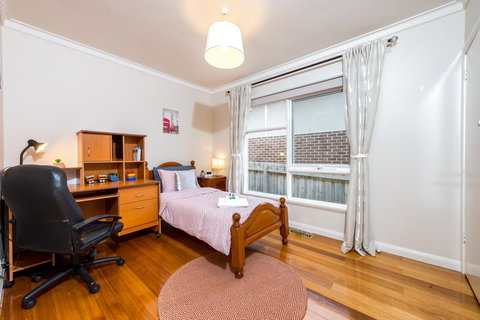 Lovely 5BR Full House In Glen Waverley, Walk To Train, Bus & Shops - Holiday Sunshine Coast 7