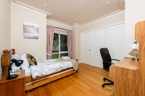 Lovely 5BR Full House In Glen Waverley, Walk To Train, Bus & Shops - Holiday Sunshine Coast 9