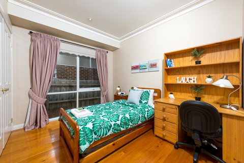 Lovely 5BR Full House In Glen Waverley, Walk To Train, Bus & Shops - Holiday Sunshine Coast 8