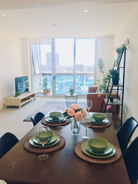 La Maison - Great View, Free Parking, Pool, Gym, Perfectly Located 2BR Apartment - Holiday Sunshine Coast 24