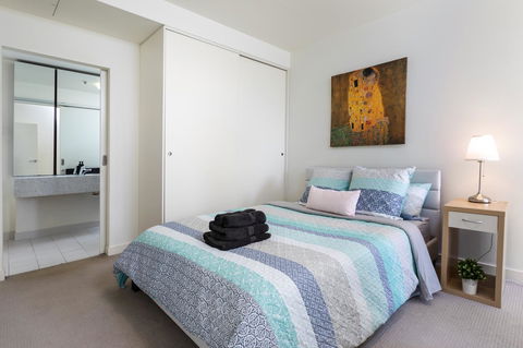 La Maison - Great View, Free Parking, Pool, Gym, Perfectly Located 2BR Apartment - Holiday Sunshine Coast 5