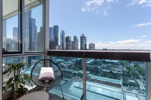 La Maison - Great View, Free Parking, Pool, Gym, Perfectly Located 2BR Apartment - Holiday Sunshine Coast 0